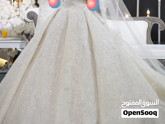 فستان زفاف ملكي