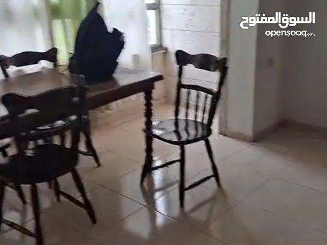 شقه للبيع طابق اول فوق الشارع مساحه 150متر في بتونيا