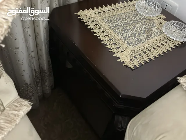 طقم كنب ضيوف بحالة الوكالة 9 مقاعد للبيع