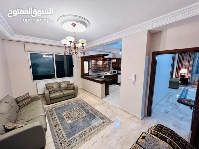 شقة كبيره ومميزة في ارقى منطقة في ضاحية الرشيد