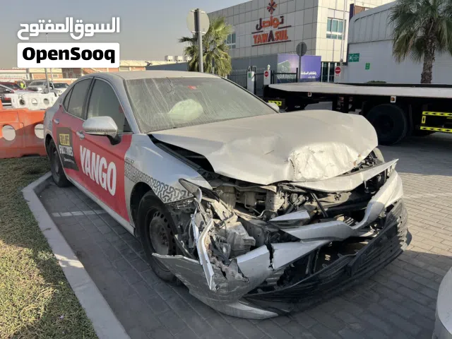 للبيع على حالتها - السيارة شغالة - كاميري هايبرد 2019