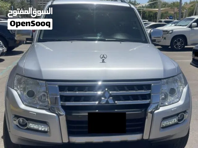 2017 ميتسوبيشي باجيرو GLS Top