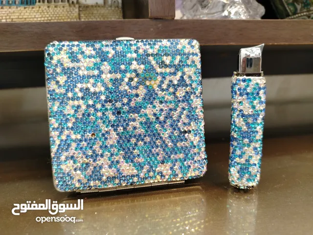 علبة سجائر وولاعة ماسية أنيقة للسيدات ولاعة بأحجار الراين