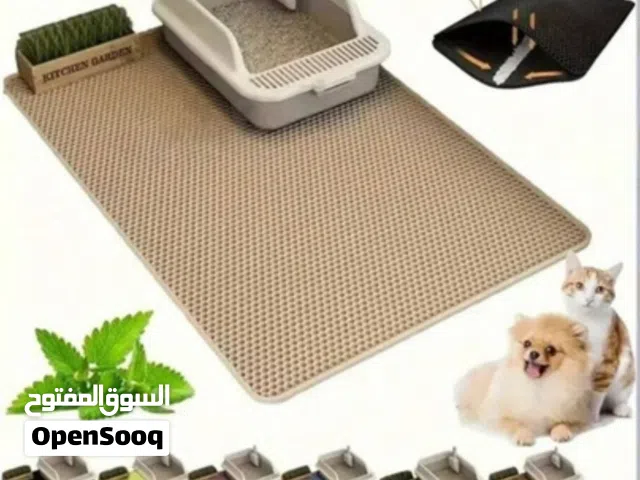 حصيرة قطط جديدة  + لعبة مضيئة .....  للبيع