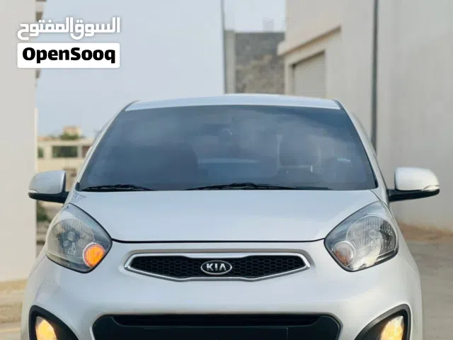2012 كيا بيكانتو Standard