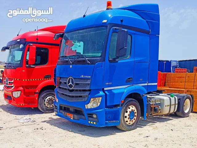 Tractor Unit Mercedes Benz 2014 in Manama