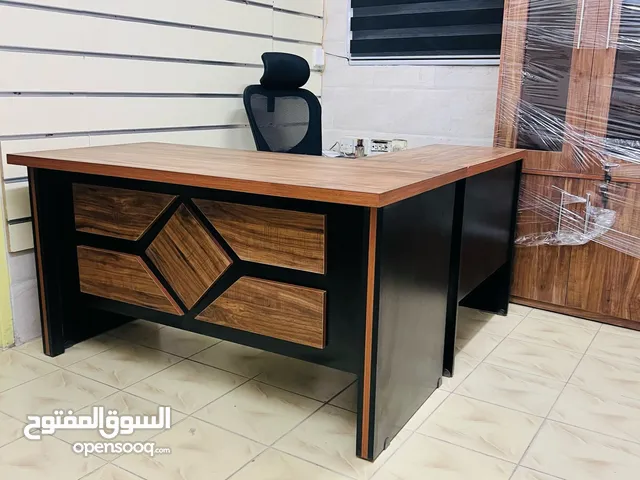 مكتب خشب مستورد 140*70 مع جانبية 3 ادراج تفصيل بسعر المصنع مختصون بالآثاث المكتبي