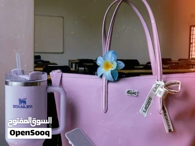 شنط لاكوست النسائية  متوفرة بألوان متنوعة و بكمية محدودة!   تجمع بين  الأناقة والجودة