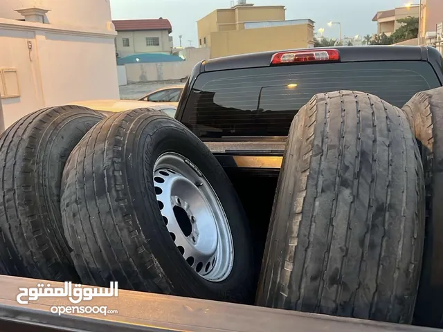 للبيع بالون مع الرنقات