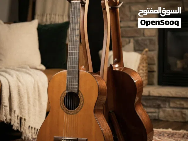 گيتار ياماها C40 اخذتة جديد مستخدم كلش قليل متروك نسخة خاصة