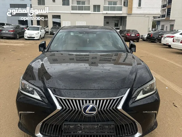 Lexus ES 2019 in Sharjah
