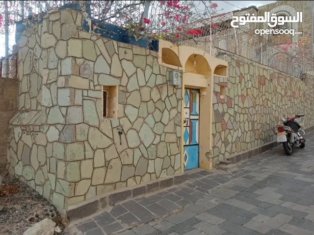 17 m2 More than 6 bedrooms Villa for Sale in Taiz Al-Ta'iziyah Directorate