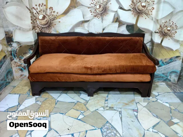 الكنبه السرير  مستعمل بحاله ممتازه