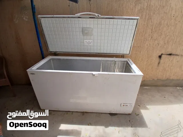 فريز كبير يخدم بحالة ممتازة