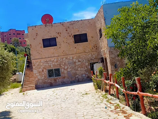 750 m2 5 Bedrooms Apartments for Sale in Salt Um Jozeh