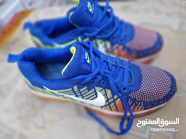بوت Nike امريكي صناعة الفلبين قياس 42 جديد غير ملبوس للبيع