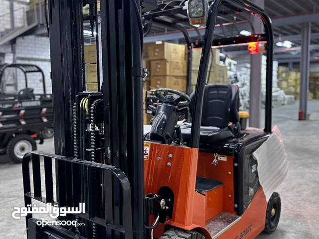 فوركلفت كهرباء 2 طن ارتفاع 4.5 جديد بسعر مغري جدا رافعة شوكية للبيع كمية محدودة