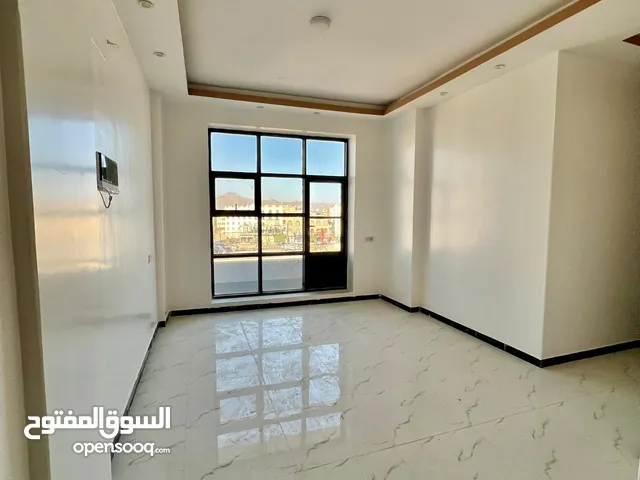 200 m2 4 Bedrooms Apartments for Rent in Sana'a Bayt Baws