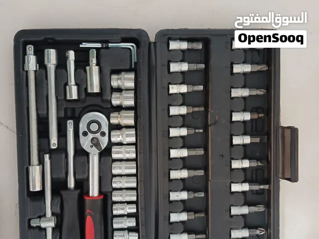 عدة جيدور (لقم) ومفكات يتكون من 46قطعة.