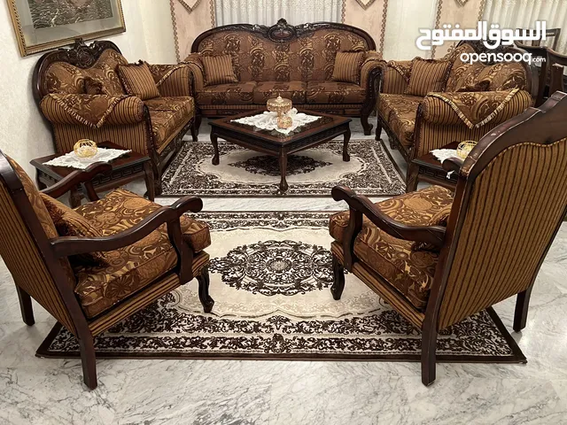 غرفة ضيوف من خشب زان
