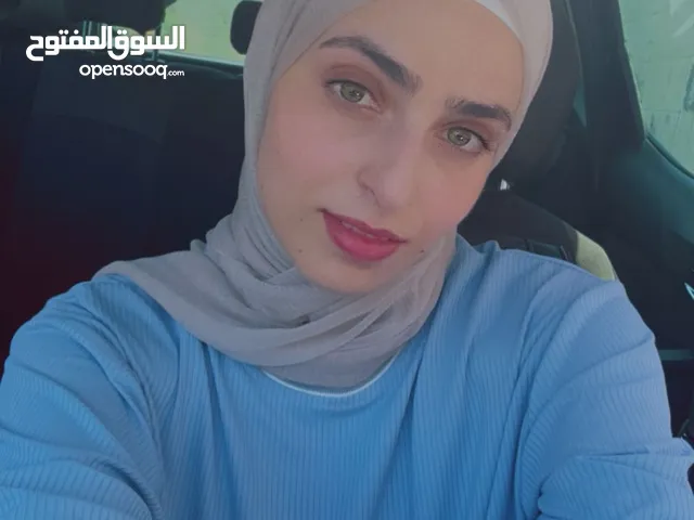 ايمان مصطفى العمله