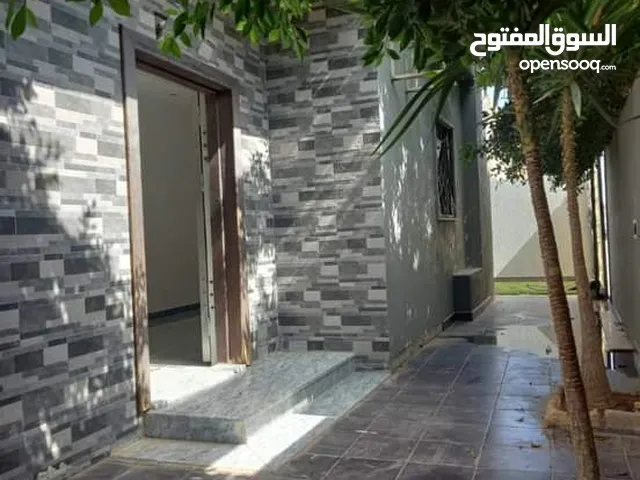 200 m2 2 Bedrooms Townhouse for Rent in Tripoli Ain Zara