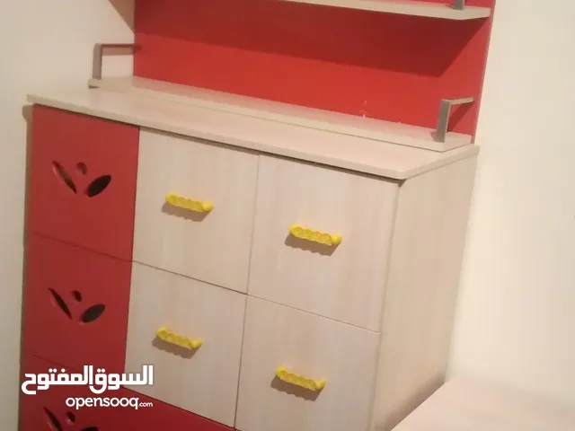 قجوره ورفوف غرفة اطفال للبيع 220د
