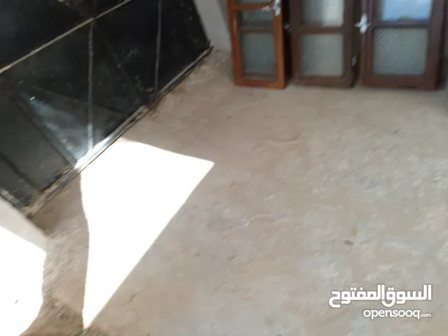 شبابيك مستعملة للبيع