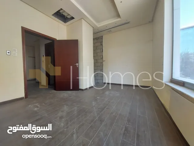 71 m2 Offices for Sale in Amman Shmaisani