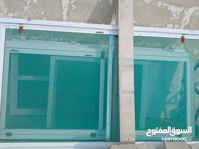 باب المنيوم عدد 1 وشبابيك المنيوم عدد 2