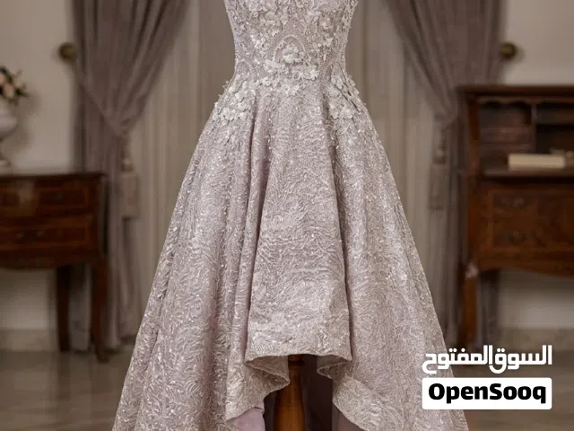 فستان فخم وراقي