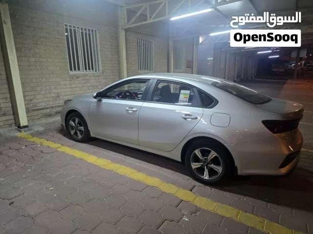2020 كيا سيراتو Standard
