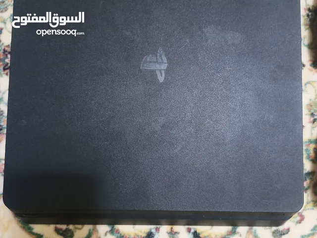 بلي ستيشن 4 نظام 12.50 مع جوستك أصلي مع قرصين جهاز نظيف ومامفتوح