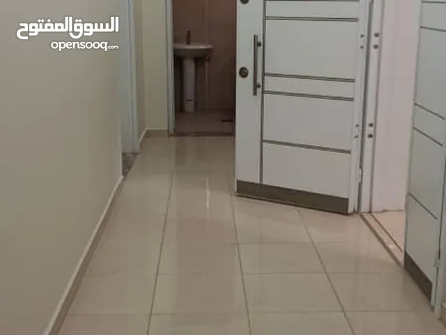 شقتين خدميات فقط للإيجار الموقع السبعه بلقرب من سوق المدرار سابقاً ع رئيسي