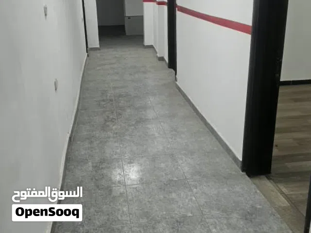 طابق كامل للايجار واجه علي الرئيسي