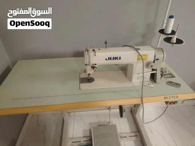 ماكينة خياطة