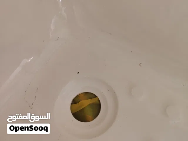 حوض استحمام جديد لم يستعمل.