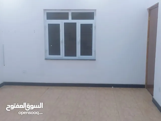 150 m2 2 Bedrooms Apartments for Rent in Basra Juninah