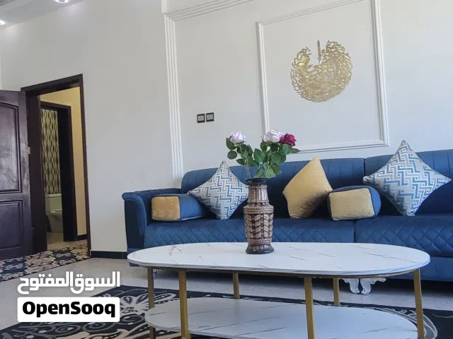 شقه مفروشه في احدث ابراج حده المدينه السكنيه للايجار بمساحه واسعه عائليه.فيها جميع الخدمات.