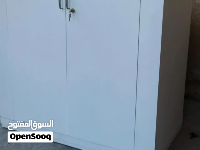 خزانة خشب استعمال اسبوع لون ابيض مع زرفيل المقاسات  عرض120ارتفاع120 عمق60
