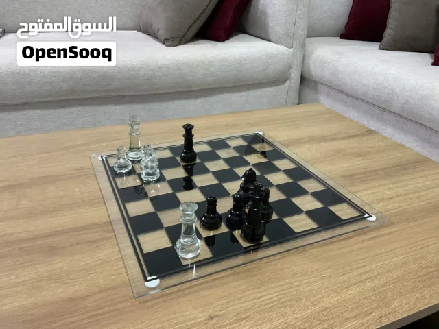 شطرنج زجاجي نادر وجميل وراقي لللعب أو للديكور استمتع بلحظات اللعب وبأقل الأسعار والسعر قابل للتفاوض