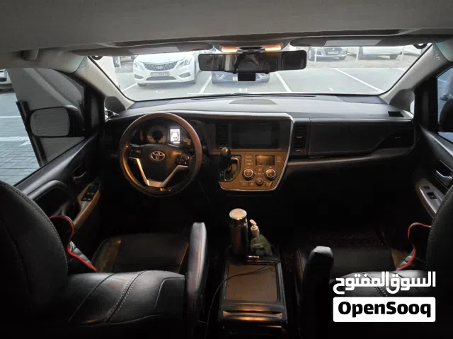 2015 Toyota sienna- Full Options- Back Camera