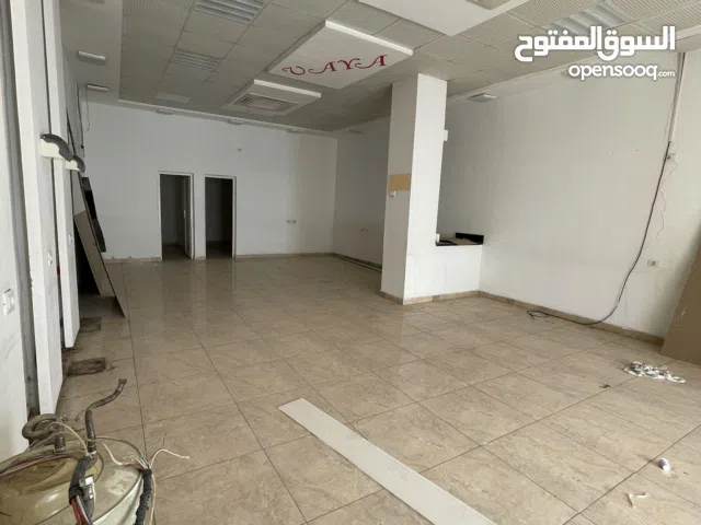 محل للايجار الظهرة شارع العملة 100 متر