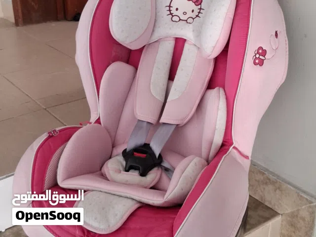 كرسي سيارة للأطفال من براند Hello Kitty