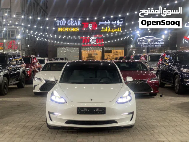 تسلا موديل 3 لونج رينج بحادث بسيط، ايربجات وكالة