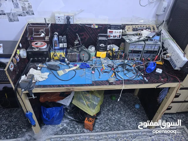 عدة صيانه مع الميز للبيع