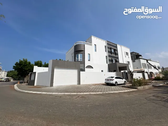 700 m2 More than 6 bedrooms Townhouse for Rent in Muscat Ghubrah
