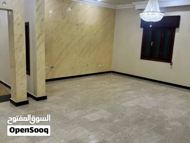 500 m2 More than 6 bedrooms Villa for Rent in Tripoli Al-Karuba