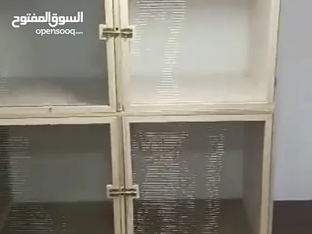 قفاص خشب مستعمله لاكن البواب خربانه شوف الوصف