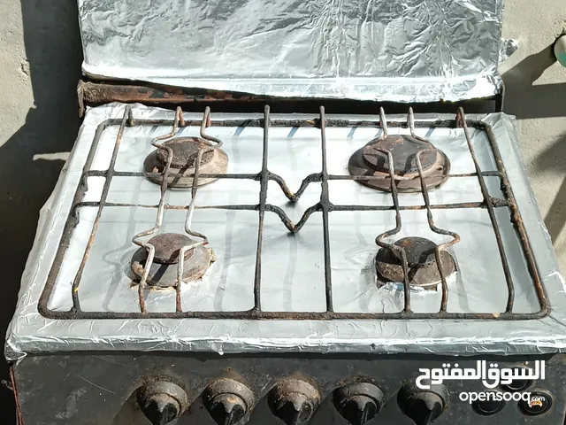 طباخ شغال 3 عيون يحتاج فقط تنضيف